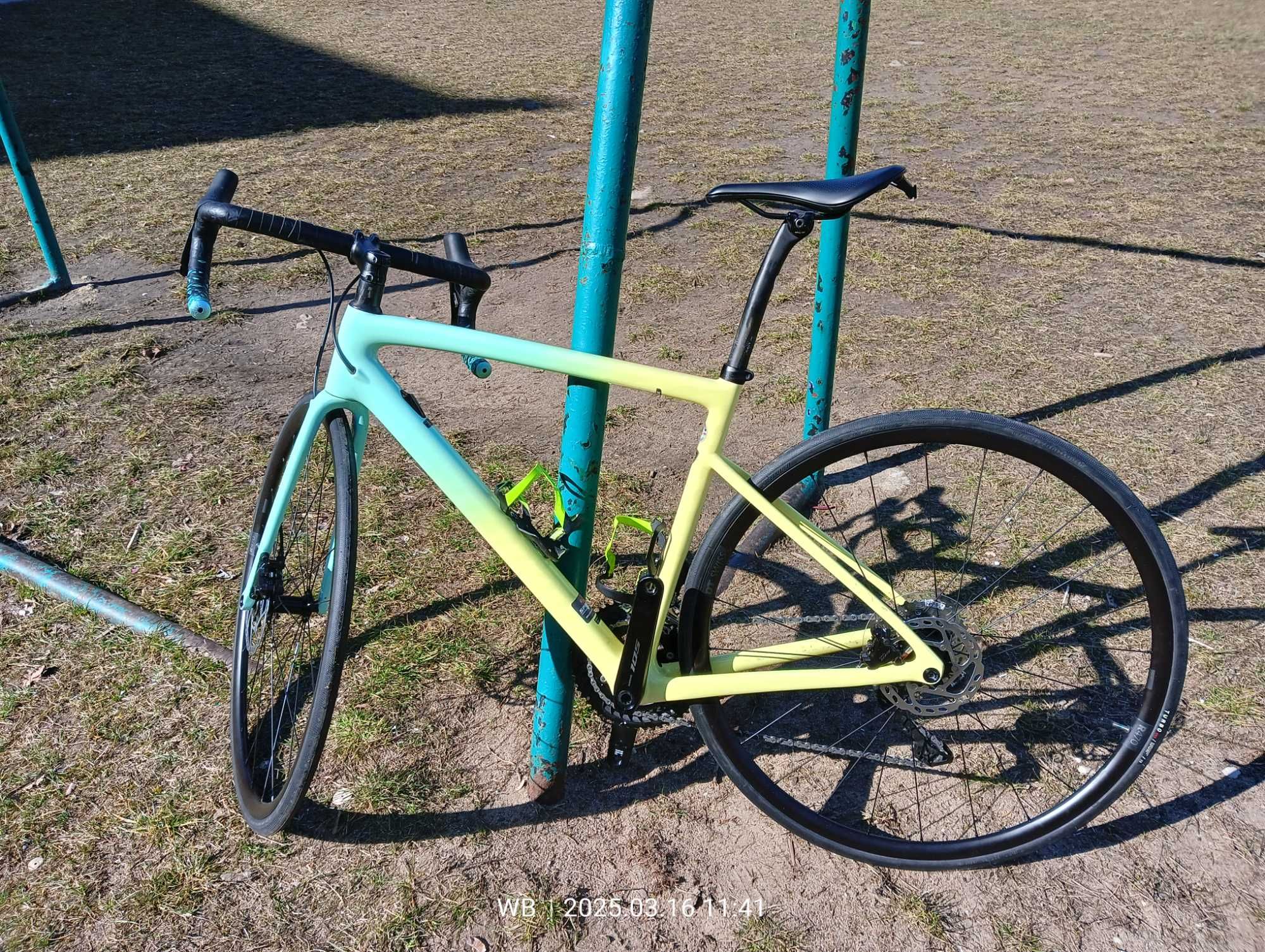 Specialized Tarmac SL6 Sport, nowe Shimano 105 Di2