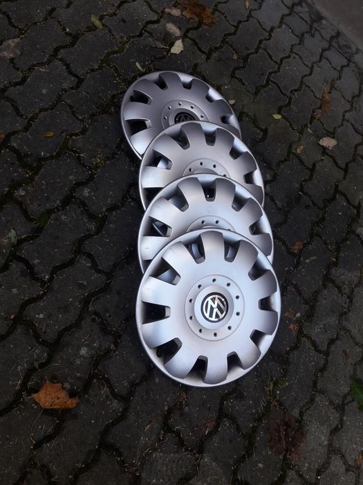 4 koła zimowe vw golf 195/65 R15 plus kołpaki