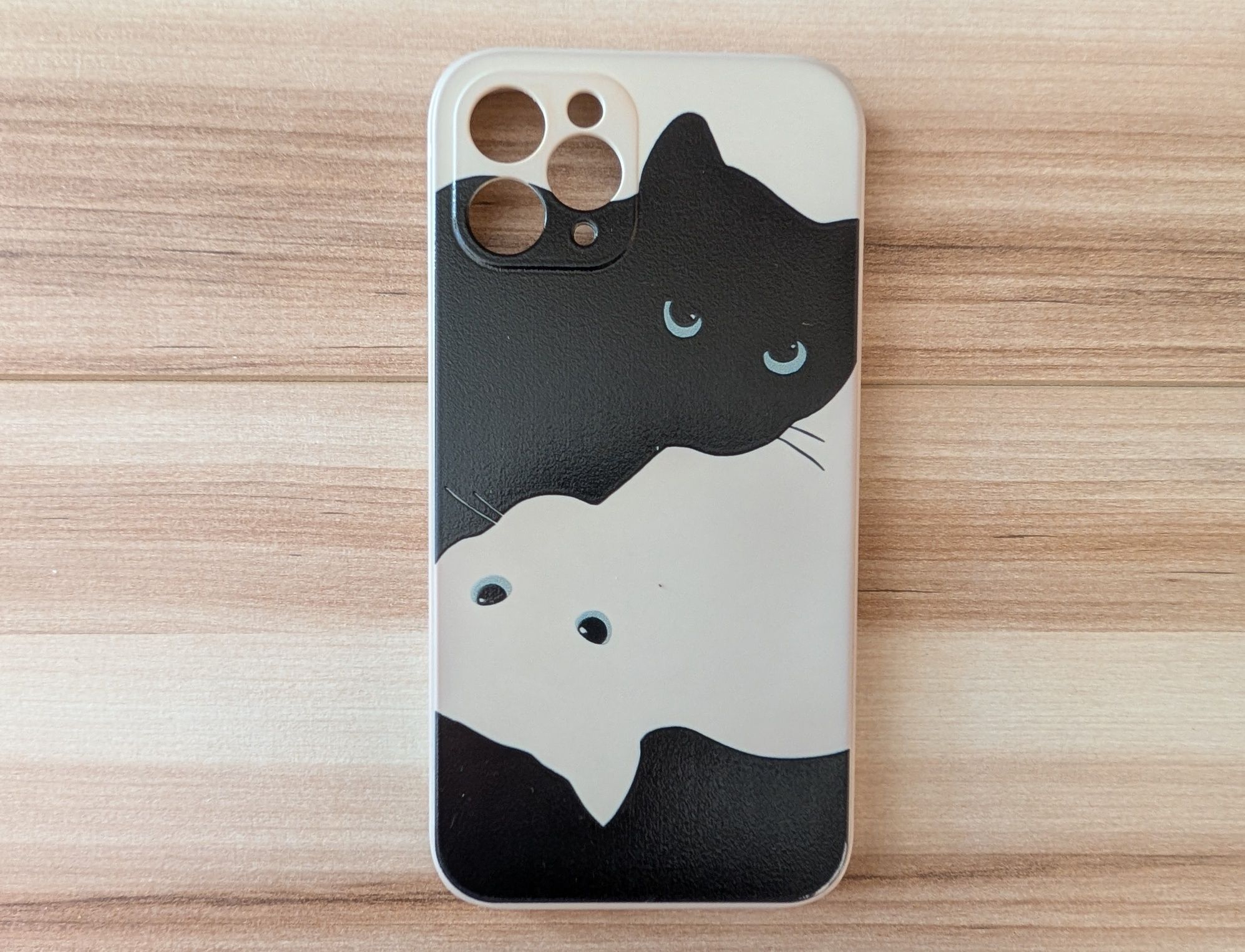 Etui case plecki iPhone 11 pro czarno-białe koty kotki czarny kot