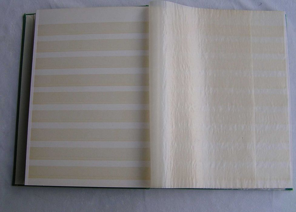 używany klaser do znaczków  - 20 kartek