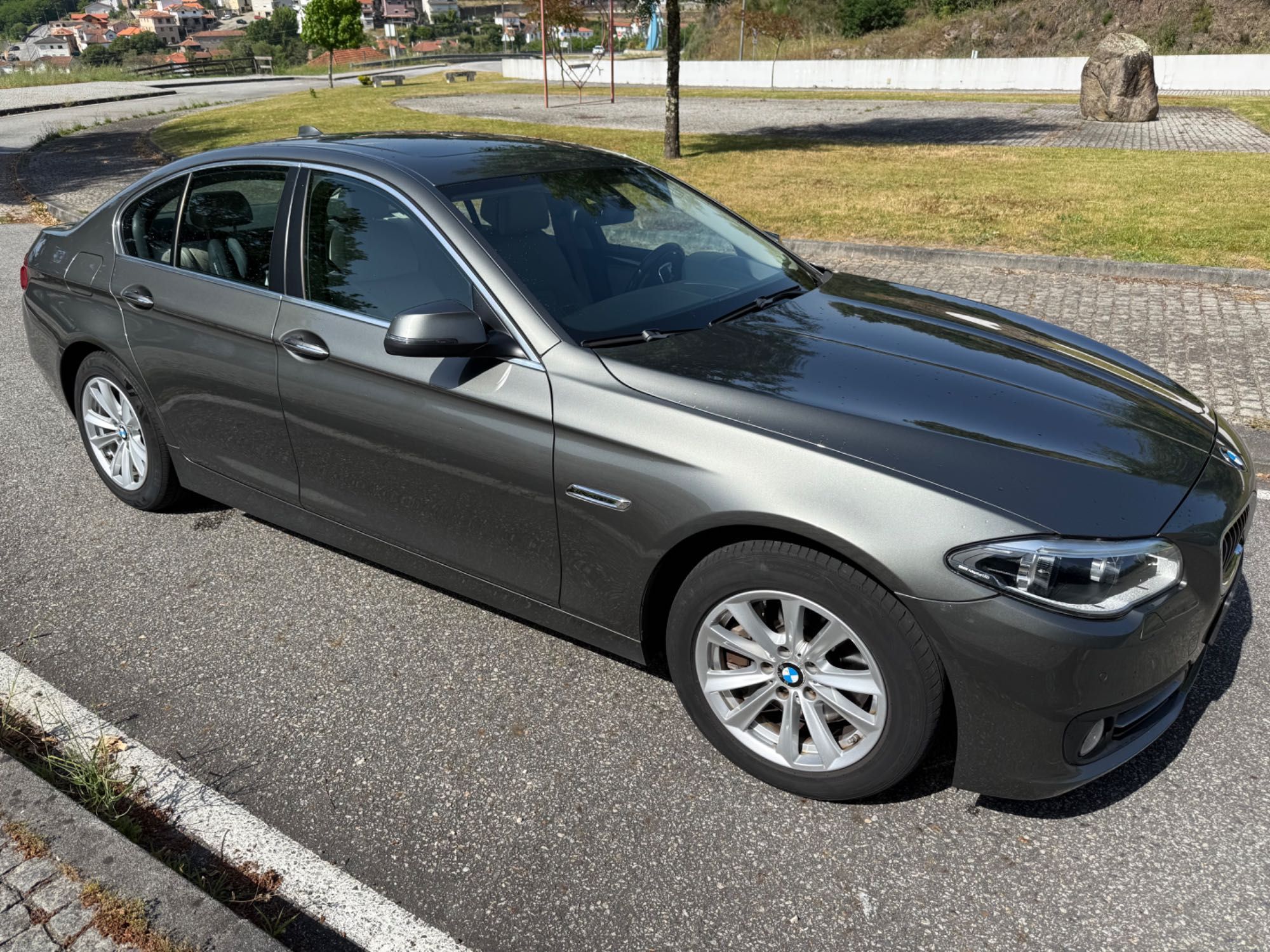 BMW 525d

Luxury Pack c/ 218 CV full extras Premium Selection.