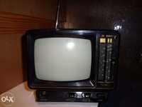 Televisão preto e branco com rádio  de ligar ao isqueiro do carro Yoko