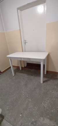 Stół biały drewniany