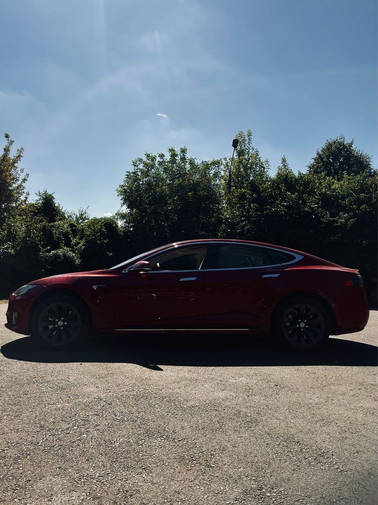 Tesla model s  2017