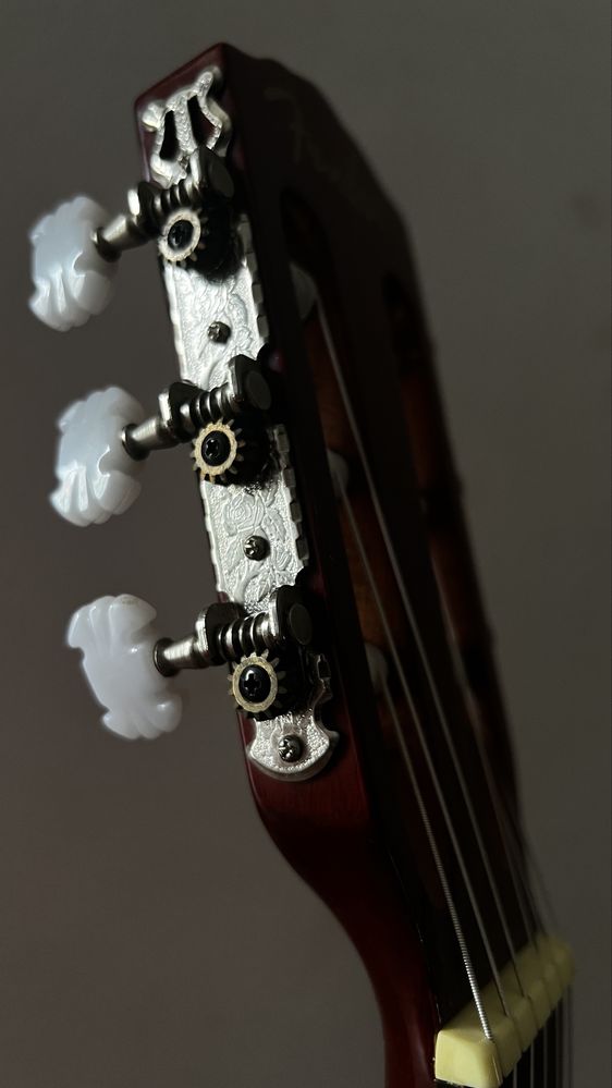 Fender CG - 11 E NAT