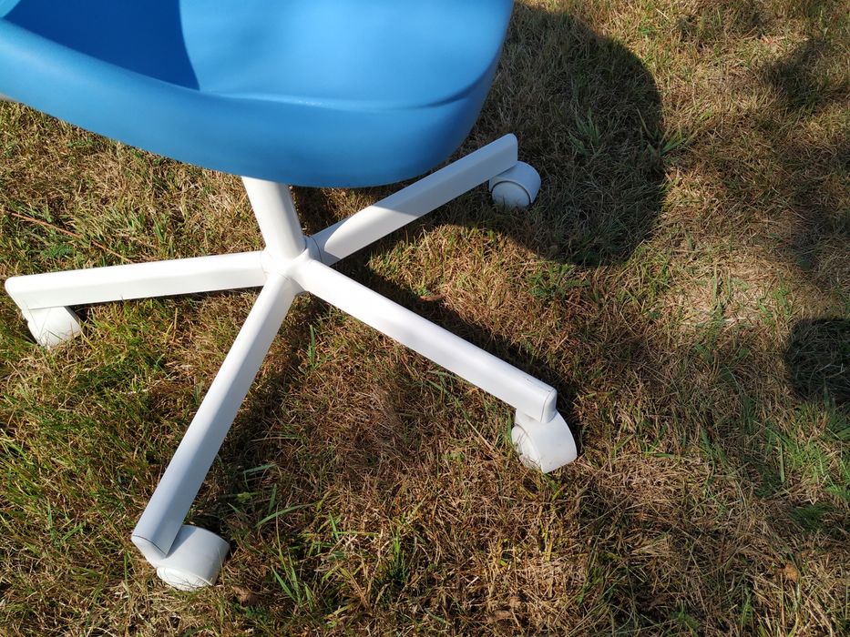 Krzesło obrotowe Ikea ELDBERGET / MALSKÄR niebieskie