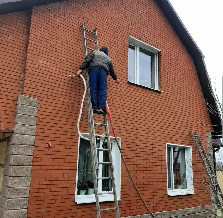 Утеплення піною Піноізол