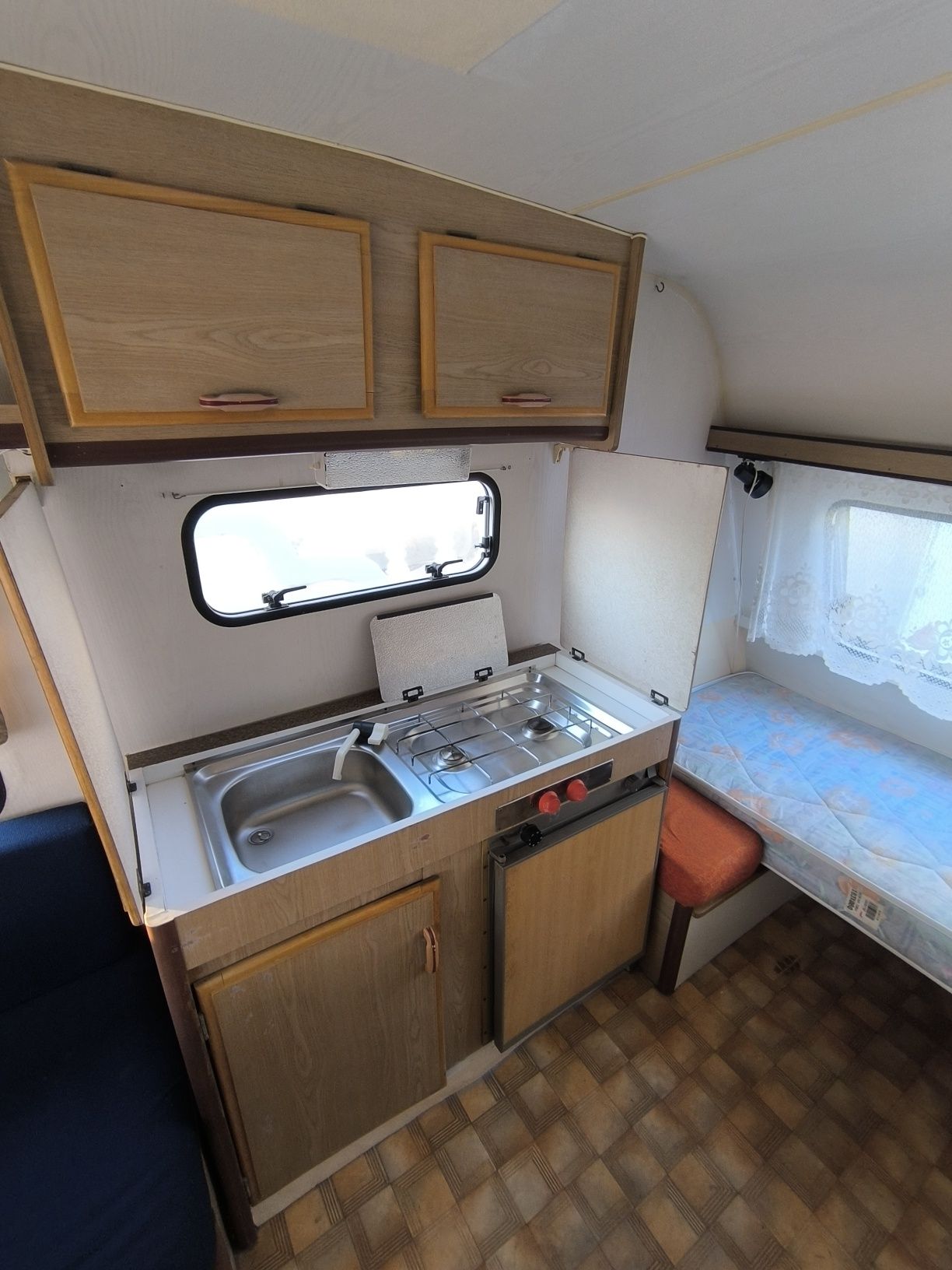 Caravana Pluma 350