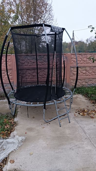 Продам батут в нормальному стані