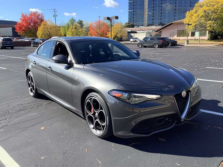 Alfa Romeo Giulia      2022