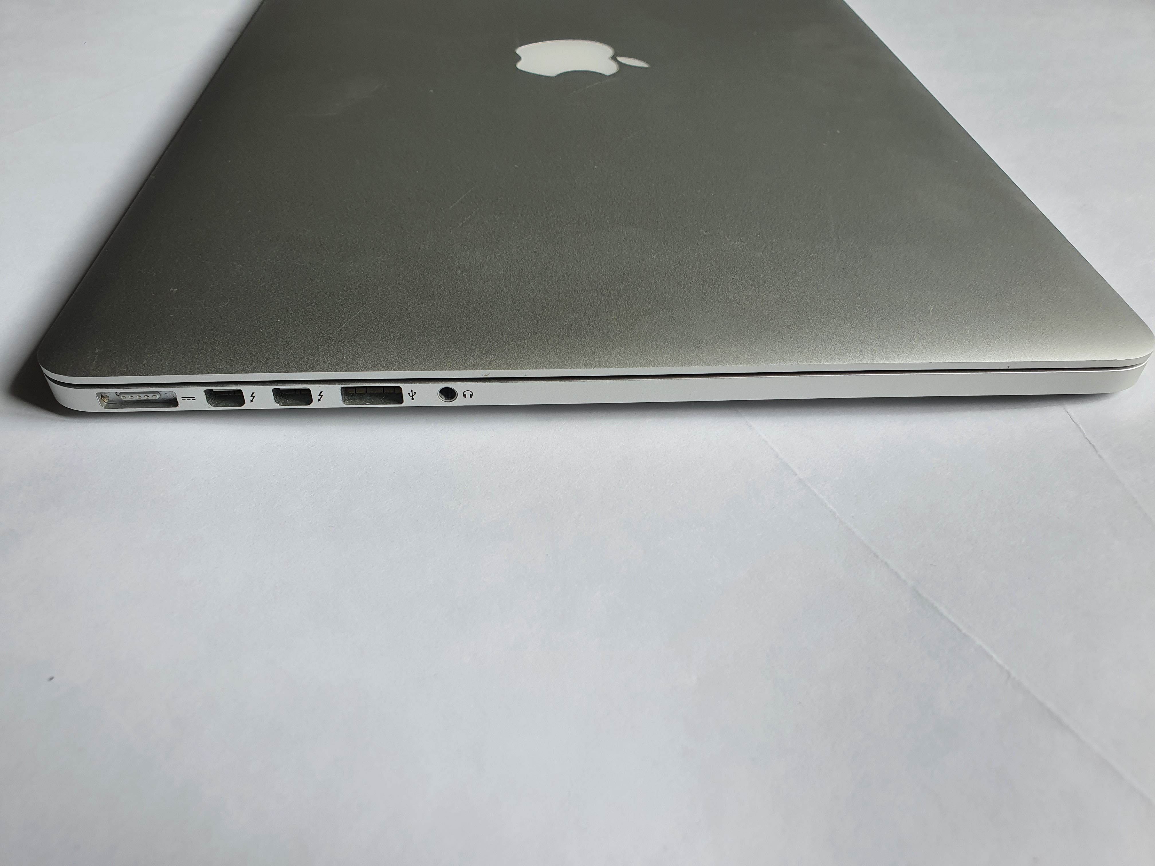 MacBook Pro 15” Retina 2015 Core i7 2.5GHz/16/512