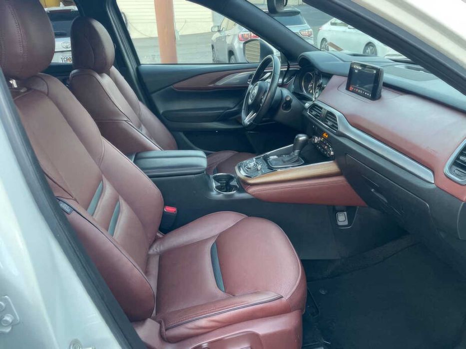 Mazda CX-9 Signature      2017