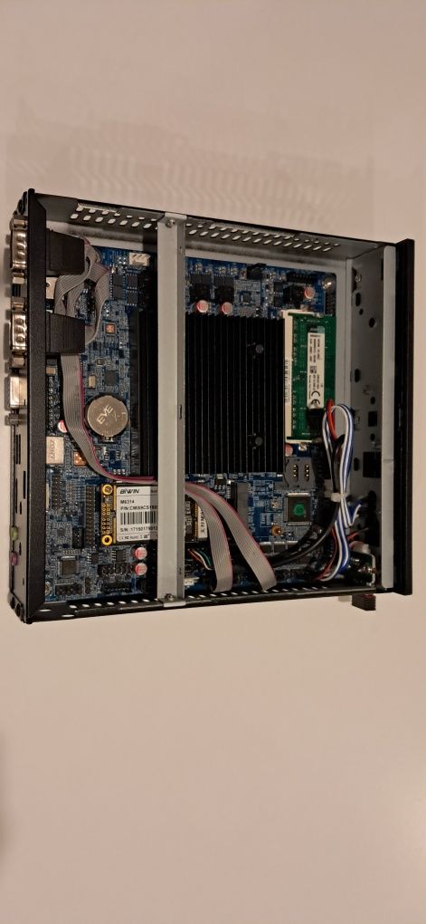 Mini Komputer 4-Rdzenie/SSD/WiFi/Ram-8GB/Hdmi/Win 10 pro Wydajny