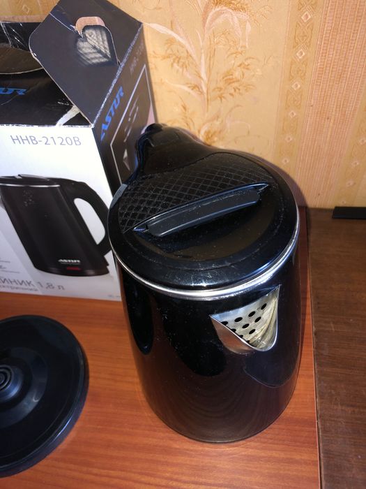 електричний чайник Astor HHB-2120B  2000вт