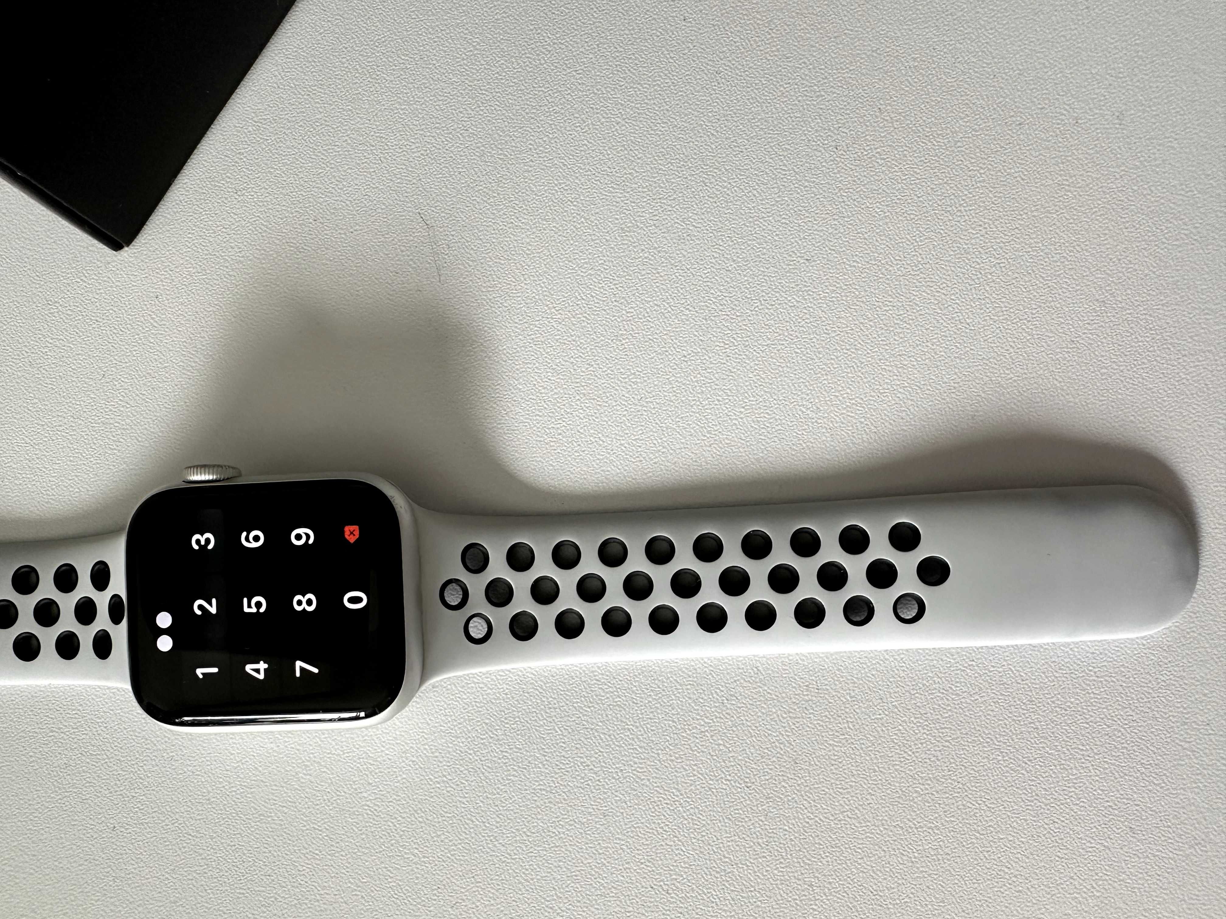 Apple Watch Nike Series 6 40 mm Silver Aluminum Case