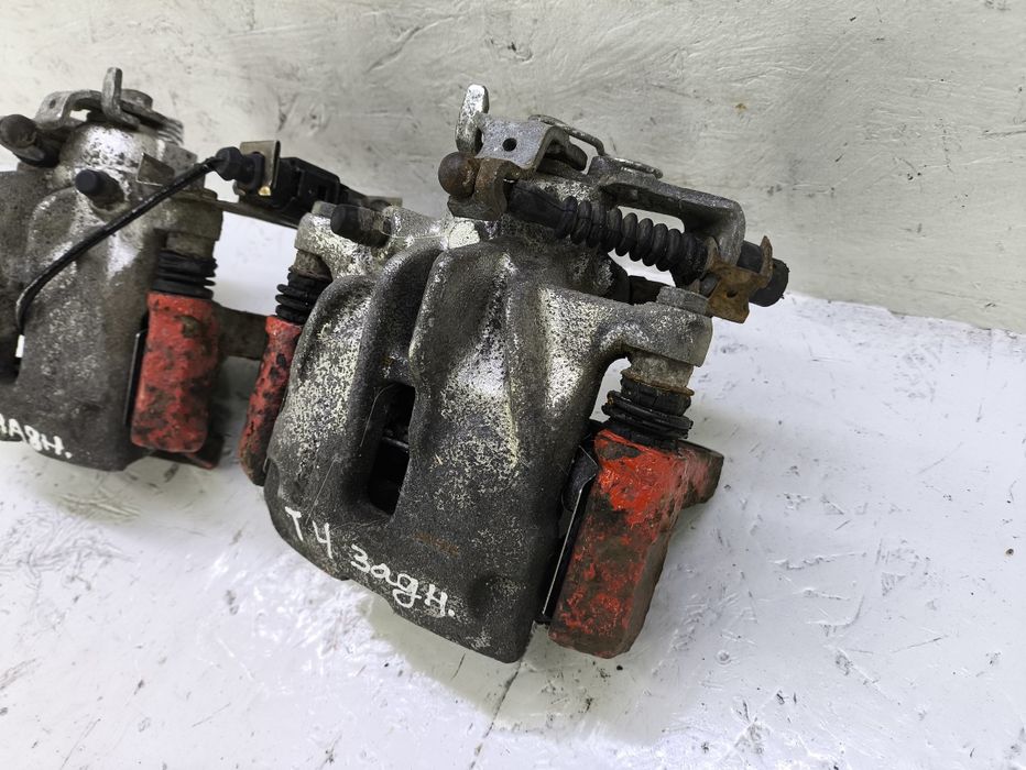 Задний суппорт супорт скоба volkswagen transporter T4 фольксваген т4