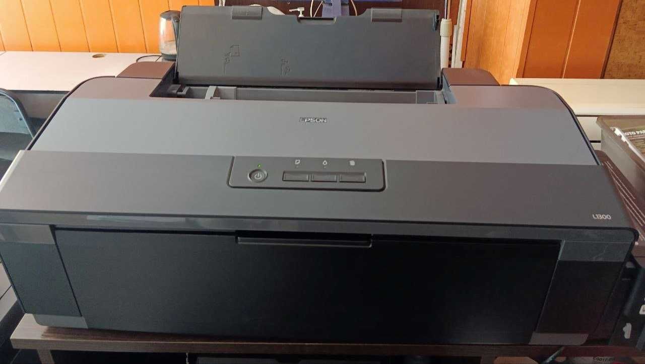 Продам кольоровий принтер epson L1300