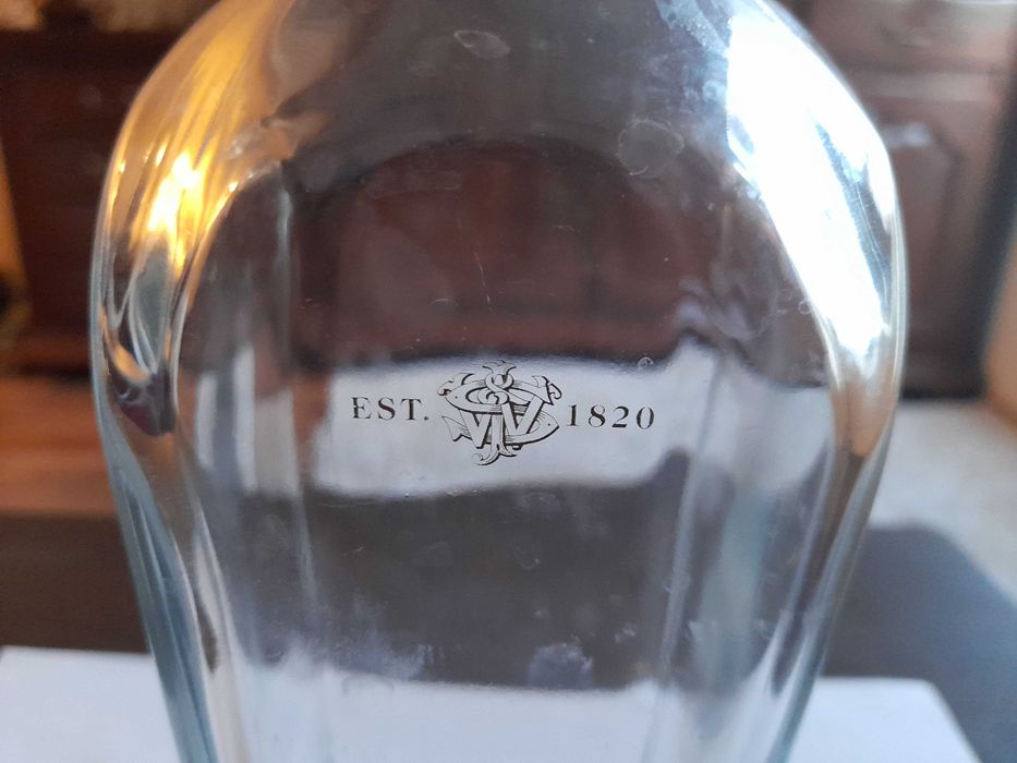 Stara, kolekcjonerska butelka po whisky
