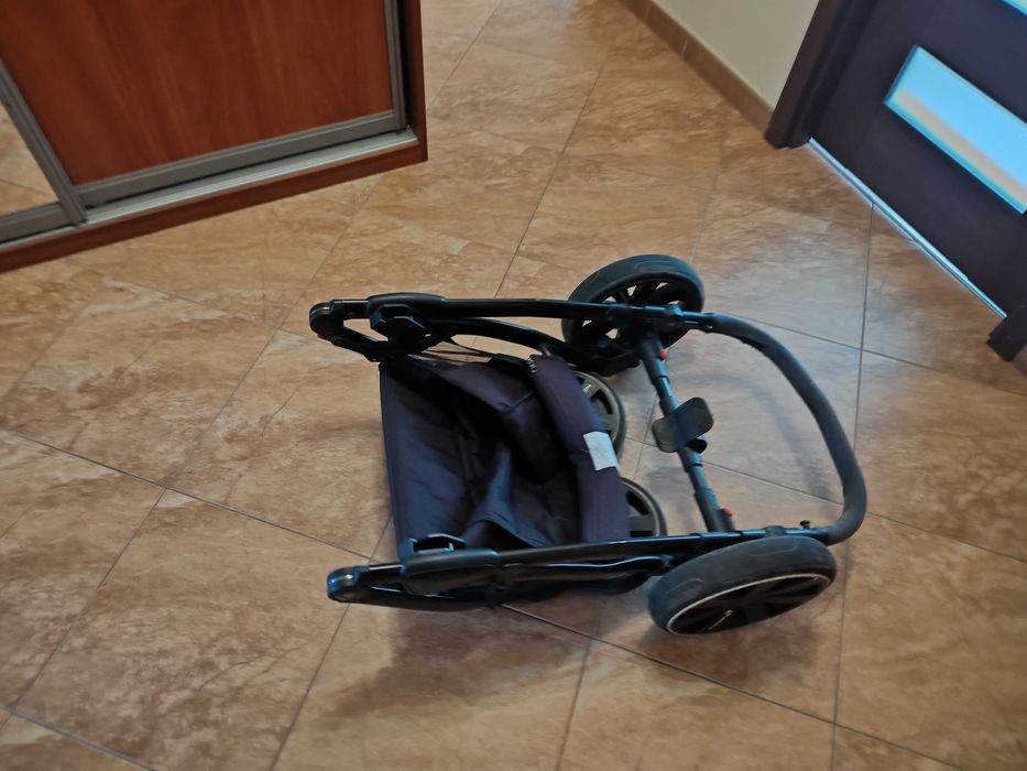 Sprzedam używany wózek 2w1+Nosidełko z adapterem do wózka+baza isofix