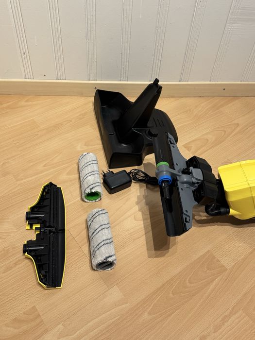 Вертикальний швабра-пилосос Karcher FC 5 Cordless Premium
