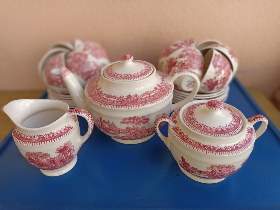 Serviço de chá Sacavém Gilman & Cta motivo Estátua cor de rosa