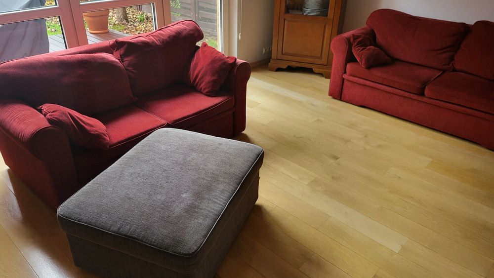 Zestaw Furninova Greg dwie kanapy, fotel, puf