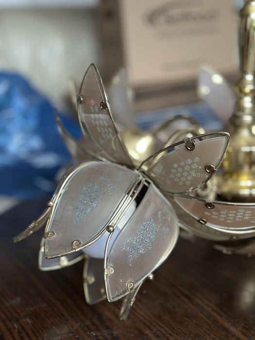 Żyrandol wiszący - metalowy, dekoracyjny, stan bardzo dobry