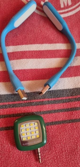 Zestaw pendrive, etui na słuchawki i wtyczki do ładowarki