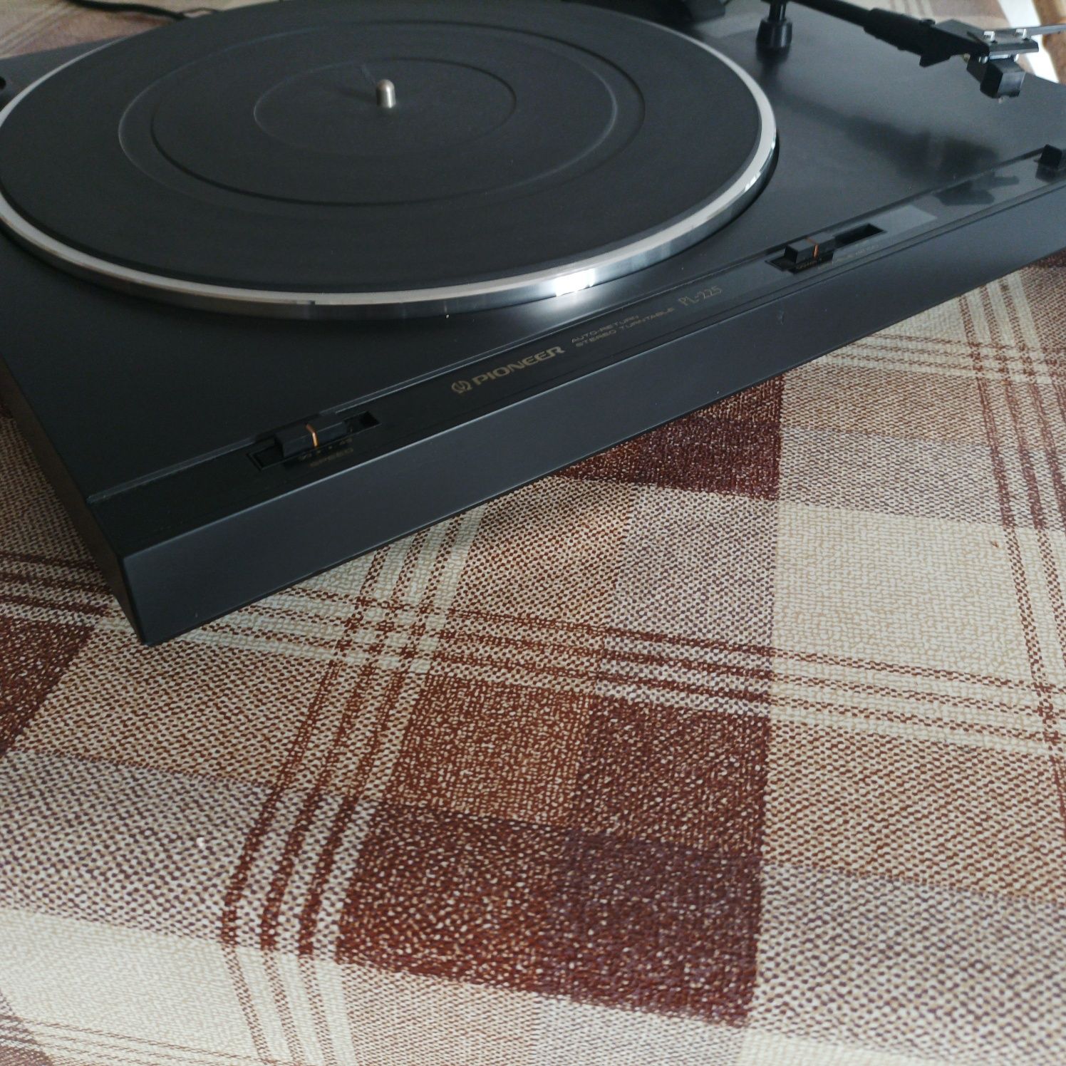 Gramofon Pioneer PL225