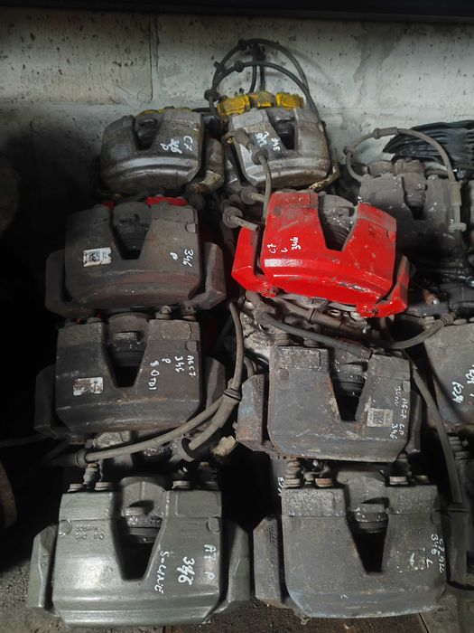 Audi A6 C7 zacisk hamulcowy przód  345mm