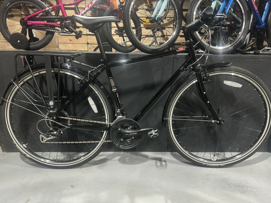 Rower 28 Fuji Touring LTD shimano alivio 3x9