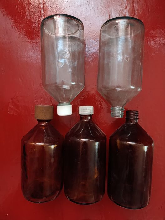 Бутильки зі скла