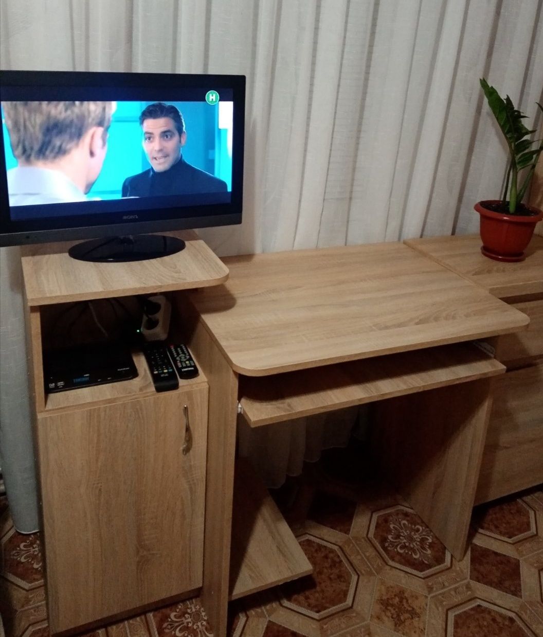Письмовий /компьютерний стіл