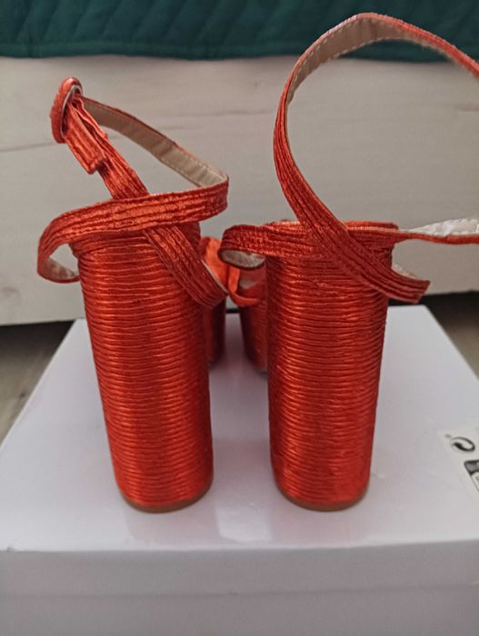 Sandały damskie na platformie