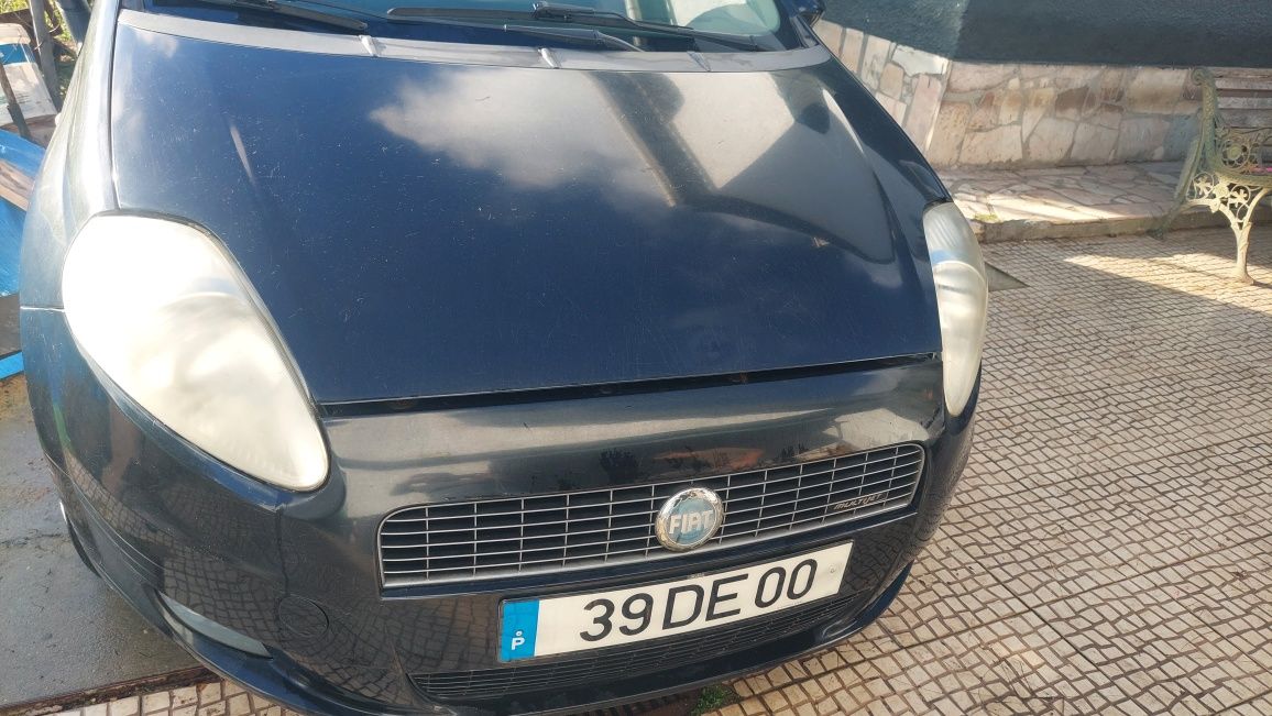 Carro Fiat Punto Preto