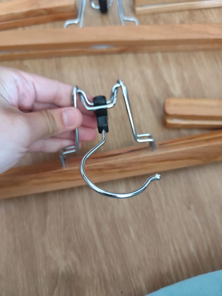 Conjunto 7 cabides madeira para calças
