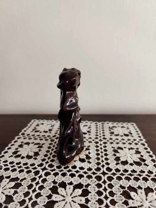 Mały wazonik na kwiaty z porcelitu, figurka, flakon PRL