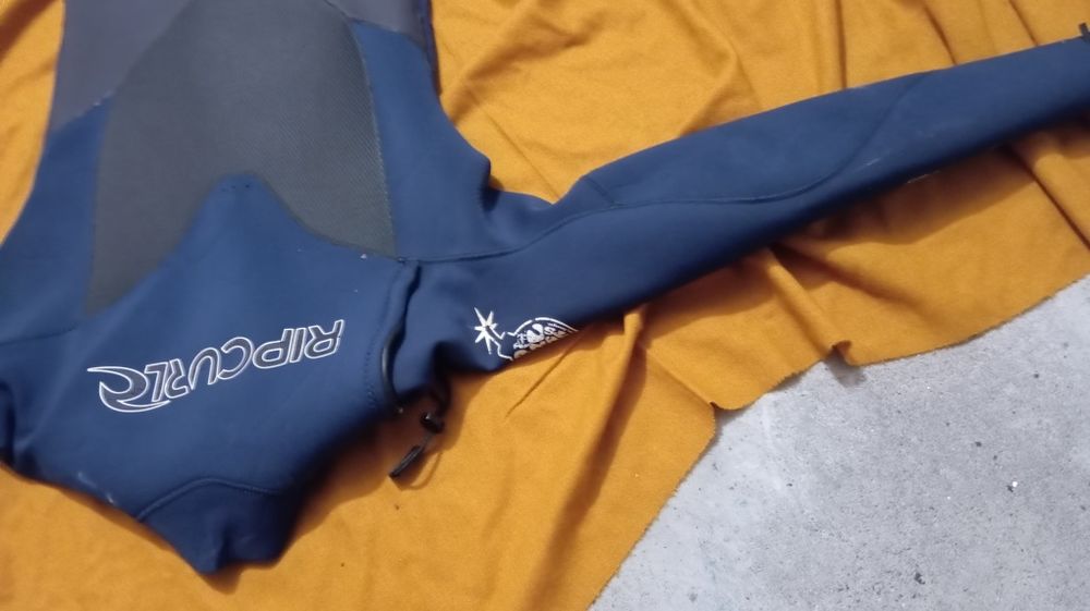 Fato mergulho rip curl usado MS 4.3