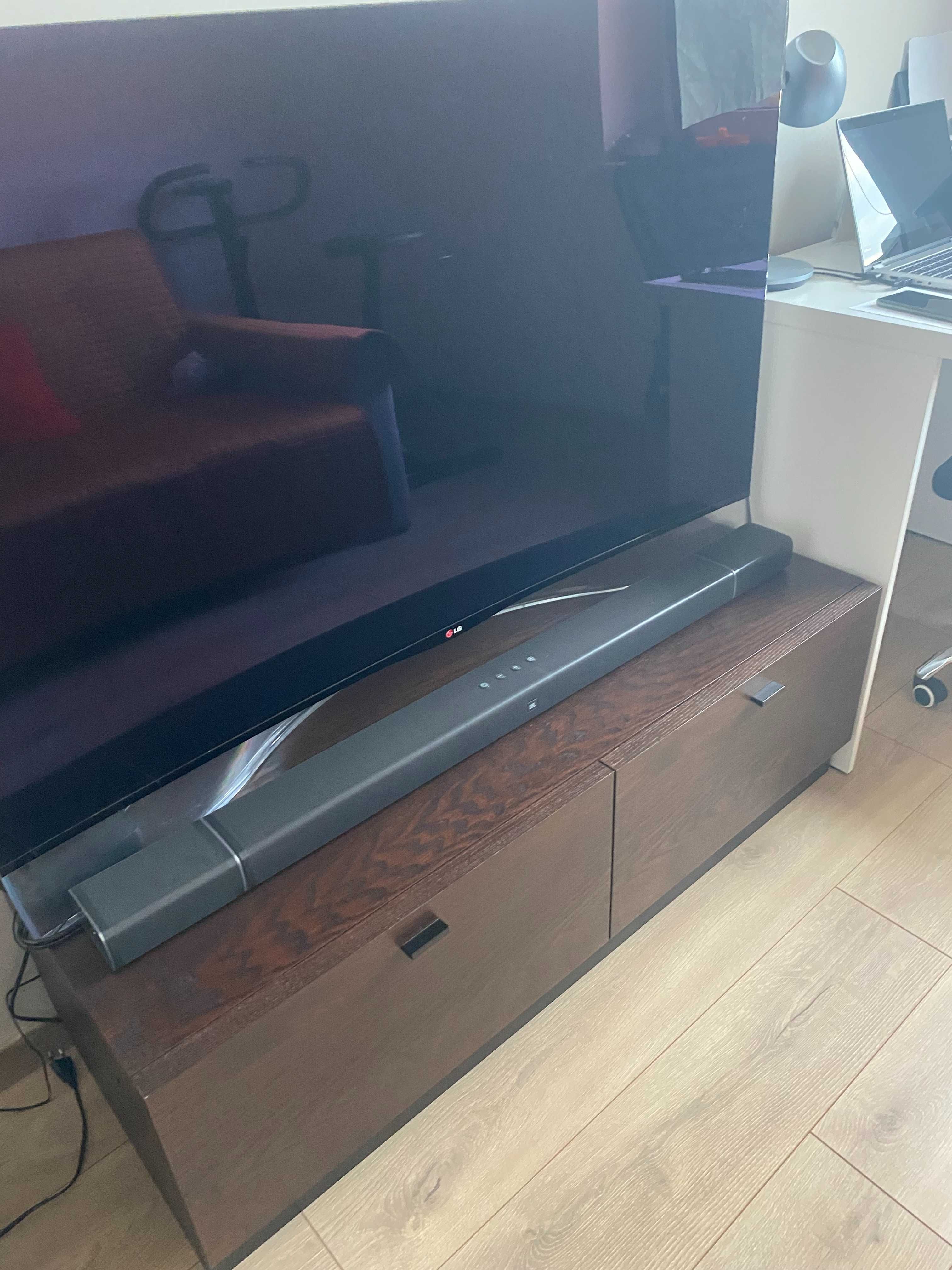 Solidny gabinet (stolik) pod TV,i sprzęt audio.