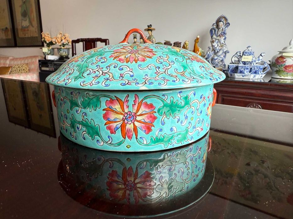 Taça chinesa com tampa em porcelana