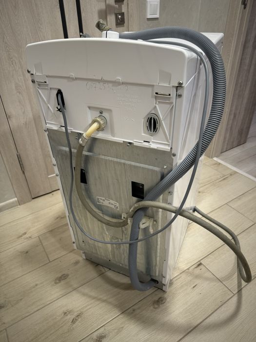 Пральна машина Whirpool в робочому стані