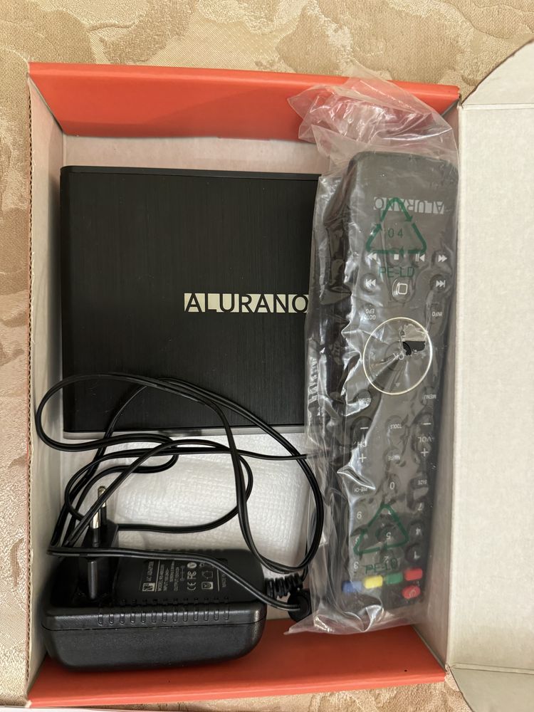Продам интернет приставку Smart TV Box