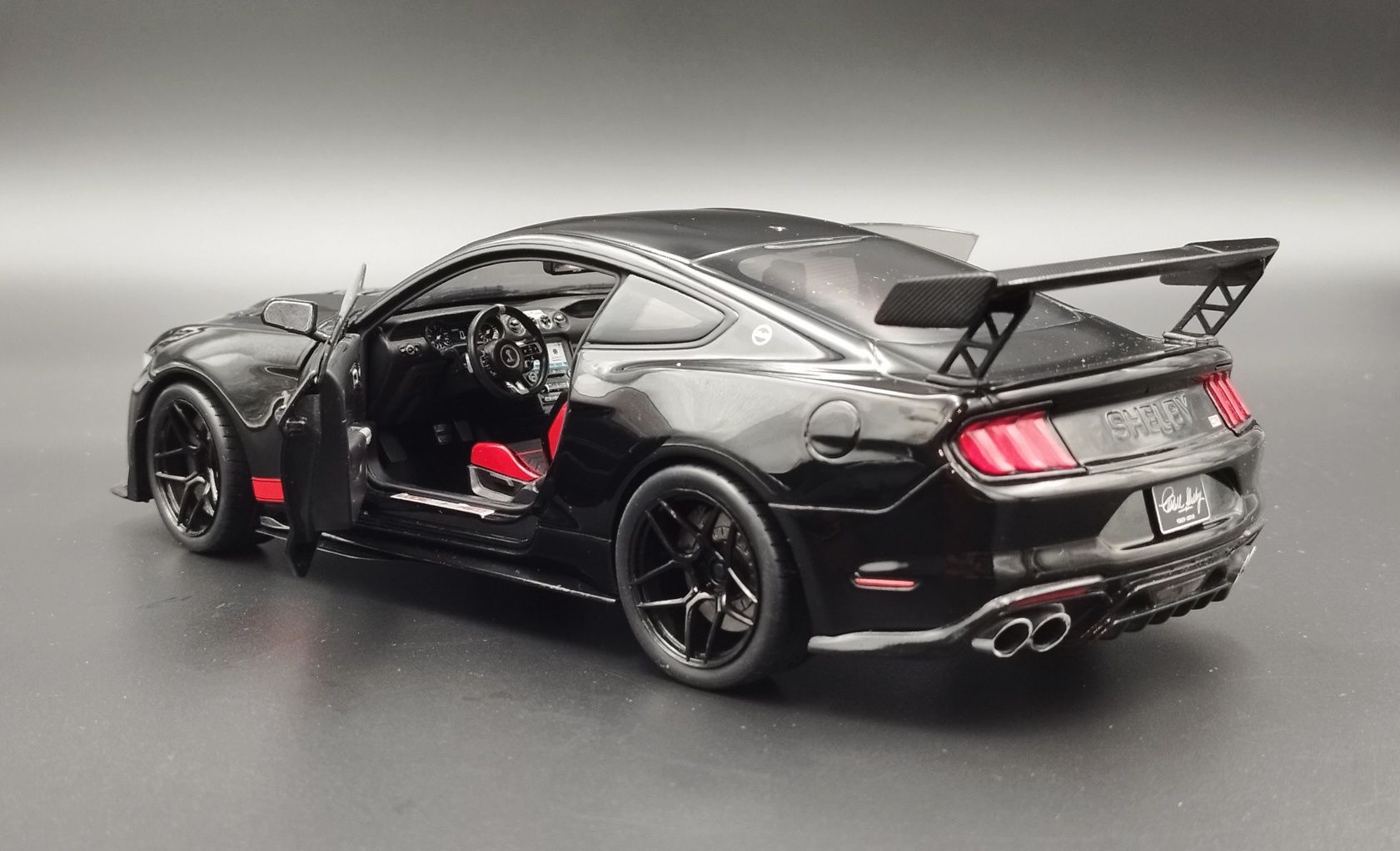 1:18 Solido 2022 Ford Mustang Shelby GT500 Code Red model nowy