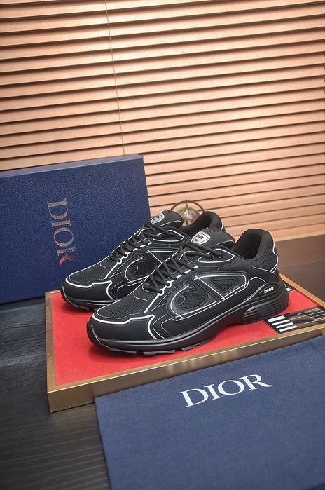 Sapatilhas Dior Preto e Branco