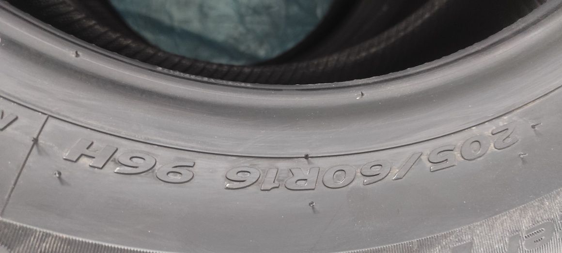 Opony zimowe HANKOOK 205/60/16 NOWE