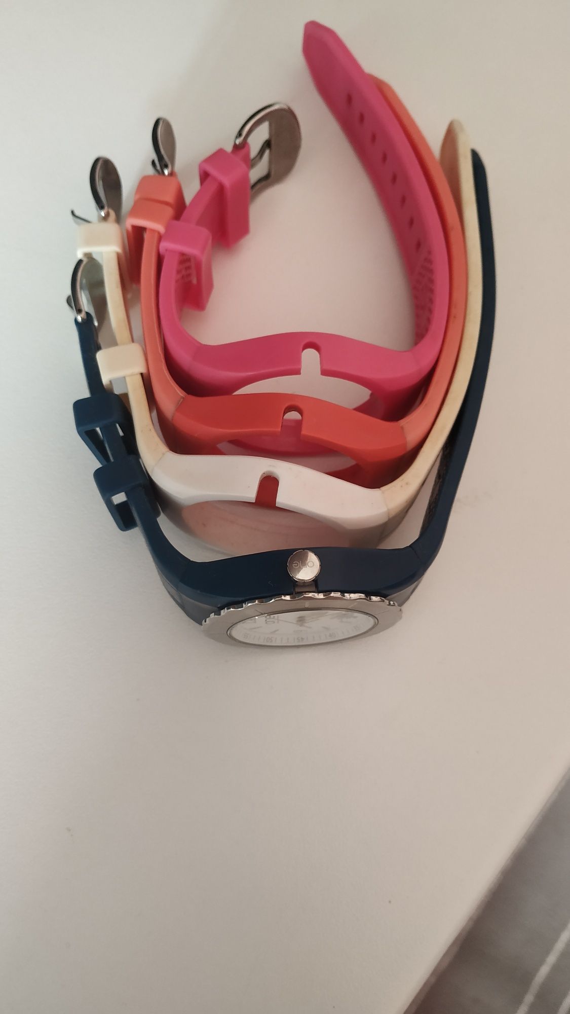 Relógio One com bracelete rosa e salmão