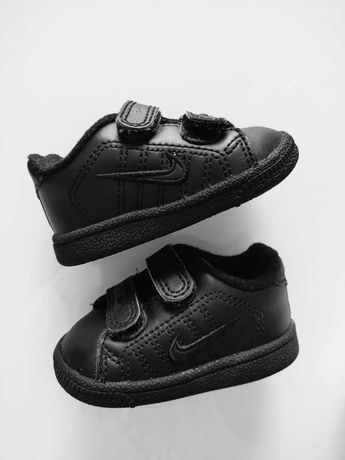 Buciki Nike czarne na rzepy jak  nowe