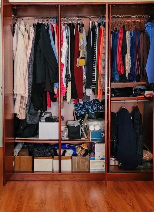 Roupeiro 3 portas madeira maciça com espelho bisotado