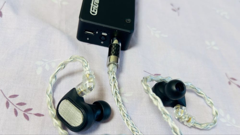 Bionic Sound Ukrainian VICTORY ULTRA+balanced 2.5 mm Campfire audio