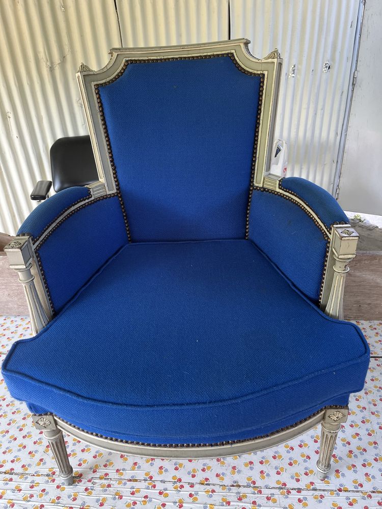 Cadeirão azul vintage